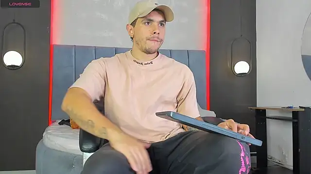 Liam walk  online show from February 17, 9:35 pm