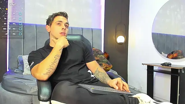 Liam walk  online show from September 8, 9:03 pm