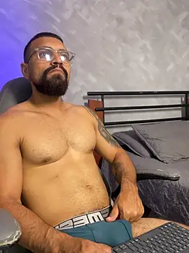 vincentjaxon online show from April 15, 8:20 pm