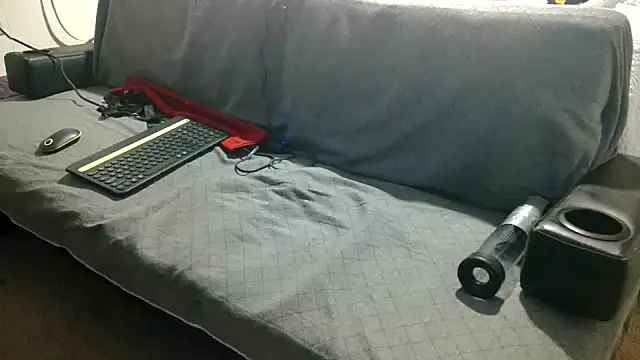 Luv2SuckBWC92 online show from November 20, 4:23 am