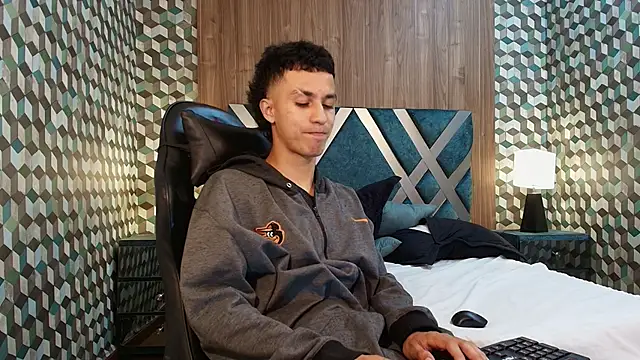 Marcus Jeron online show from December 20, 2:18 am