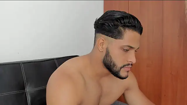 Pier Simons online show from December 19, 6:38 pm