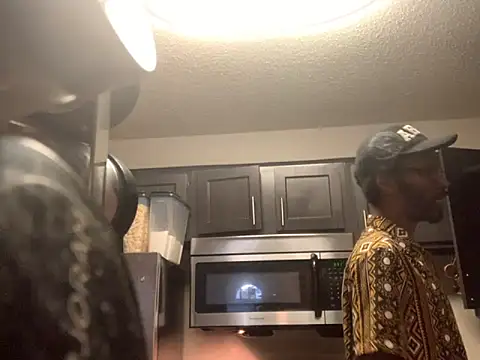 Triggerhappycj100 online show from November 23, 8:31 pm