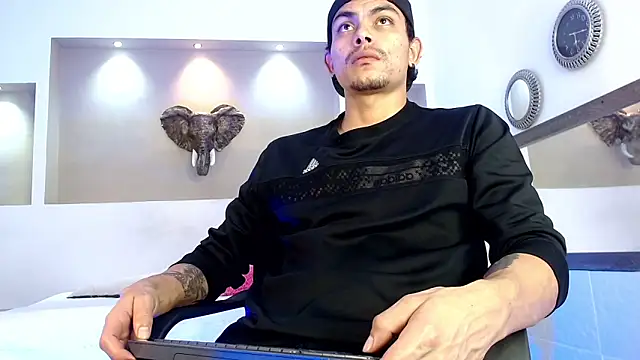 Tommy kurtt online show from November 1, 10:30 am