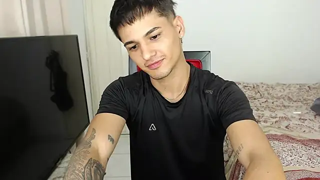 Snapshot of Alex_mojica chatting on October 22, 6:06 am Alex mojica online show from October 22, 6:06 am