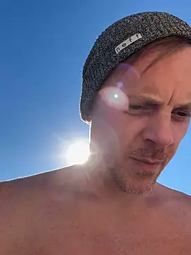 lukas 24 online show from October 12, 9:20 pm