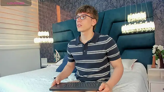 TaylerWhite online show from February 4, 12:11 pm