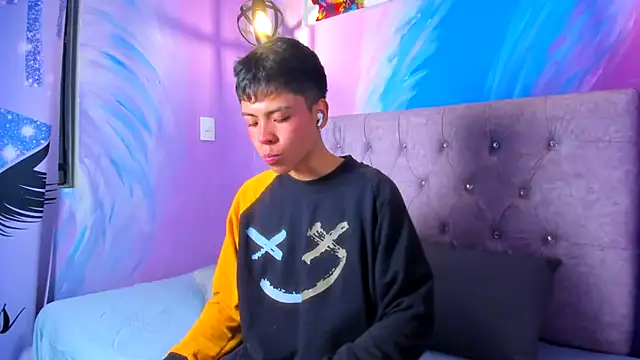 MaxiWildd online show from December 5, 1:07 pm