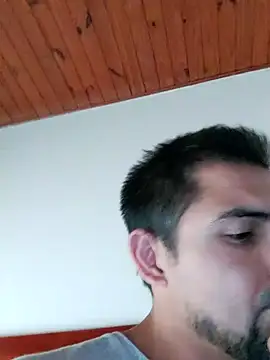 Bradd 32 online show from November 30, 6:43 pm