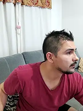 Snapshot of Bradd_32 chatting on September 9, 1:49 am Bradd 32 online show from September 9, 1:49 am