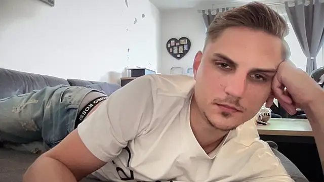 Sweetbooy90 online show from May 16, 12:58 pm
