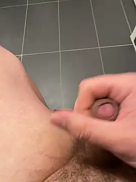 Whitecock1020 online show from February 18, 5:21 pm