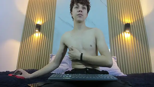 Snapshot of IM_DAREN chatting on October 10, 12:32 pm IM DAREN online show from October 10, 12:32 pm