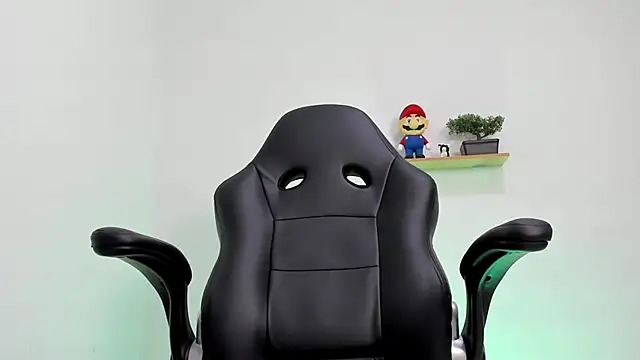 Mikecooper online show from February 3, 6:40 am