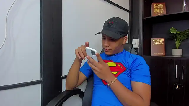 IsaacBlack  online show from October 23, 5:00 am