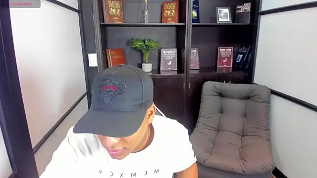 IsaacBlack  online show from October 30, 4:36 am