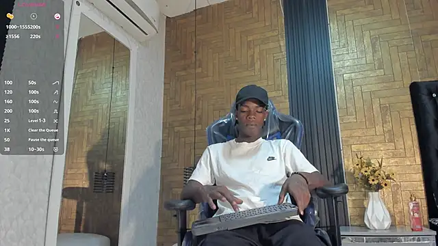 Snapshot of Cam_Brown chatting on September 17, 3:40 am Cam Brown online show from September 17, 3:40 am