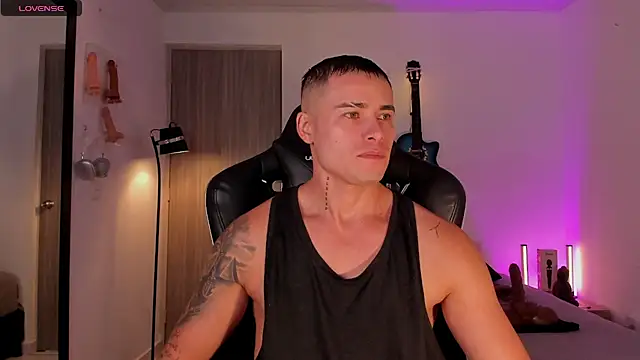 connorsmiith online show from July 9, 11:47 am