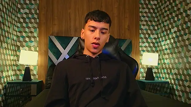 Snapshot of Aiden_Royce chatting on October 24, 5:42 am Aiden Royce online show from October 24, 5:42 am