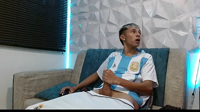 Isaac tan online show from September 8, 11:04 pm