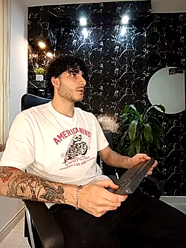 Rafael Mendezz online show from January 14, 8:45 pm