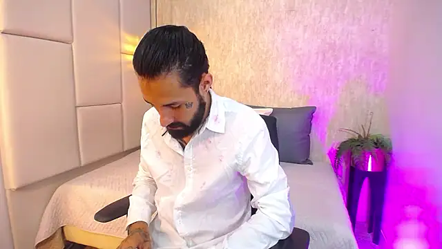 Hisoka 011 online show from March 1, 2:33 am