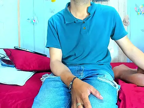 afroditoo online show from December 2, 2:47 am