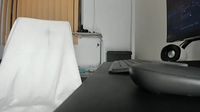 zincky2006 online show from March 5, 9:22 pm