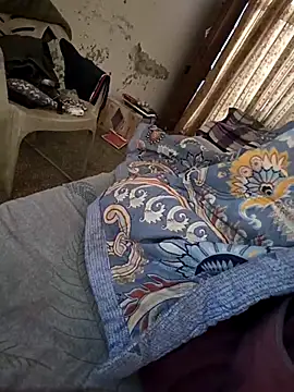 desir3dlund online show from April 1, 1:29 am