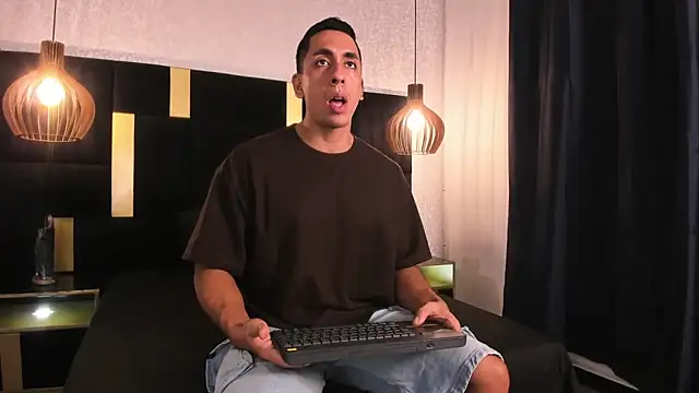 Lucio  Fox online show from April 12, 12:28 pm