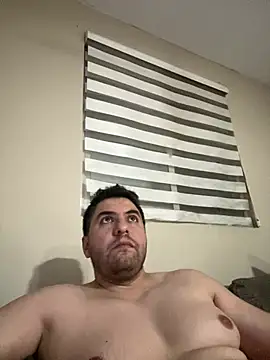 raulgzz4 online show from July 3, 6:08 am