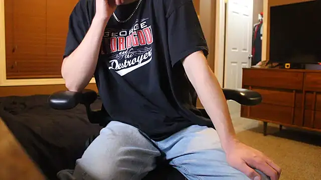 jjjjjfive online show from March 12, 4:53 am