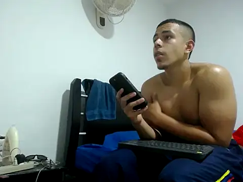 leithon scott online show from September 24, 7:23 pm