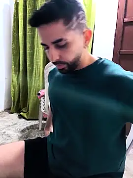 giannis090 online show from February 26, 3:41 am