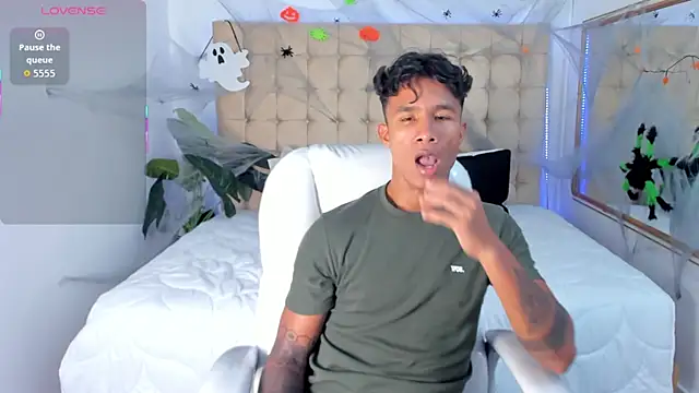 Frank98  online show from October 21, 10:23 pm