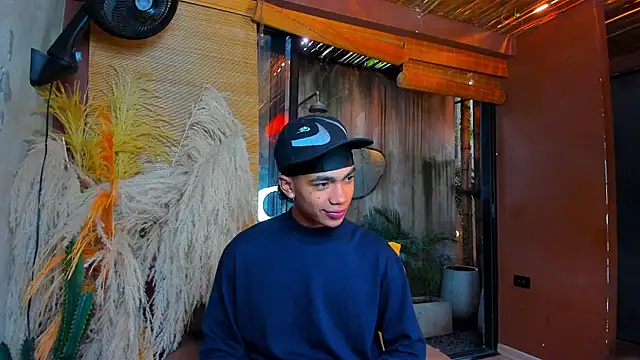 AlanCutee online show from January 17, 12:30 pm