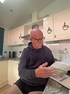 philefc online show from November 12, 12:44 pm