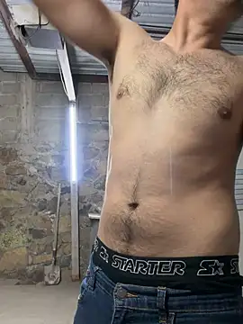 LeoAndresLux online show from May 17, 5:37 am