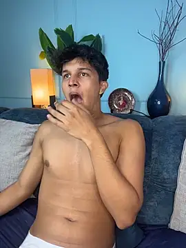 Leo Savage  online show from March 18, 5:54 am