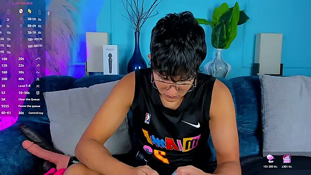 Leo Savage  online show from January 13, 3:00 am