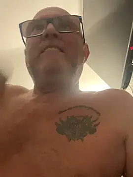 Snapshot of naughtygrandad1 chatting on October 19, 12:04 am naughtygrandad1 online show from October 19, 12:04 am