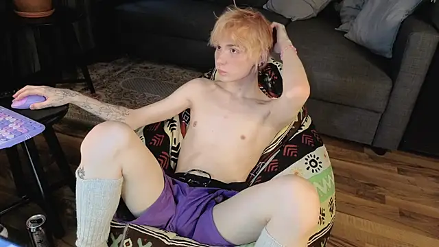 Your avatar online show from February 17, 9:35 pm