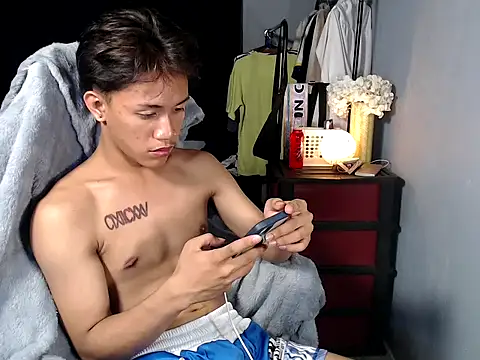 naughtyboyloy 0 online show from January 6, 5:50 pm