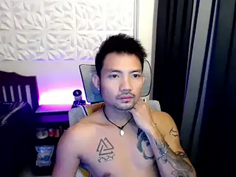Snapshot of Thefriskyasian chatting on October 1, 9:57 am Thefriskyasian online show from October 1, 9:57 am
