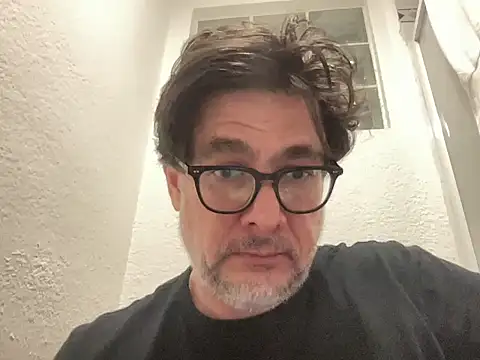 democratic online show from March 31, 9:33 am