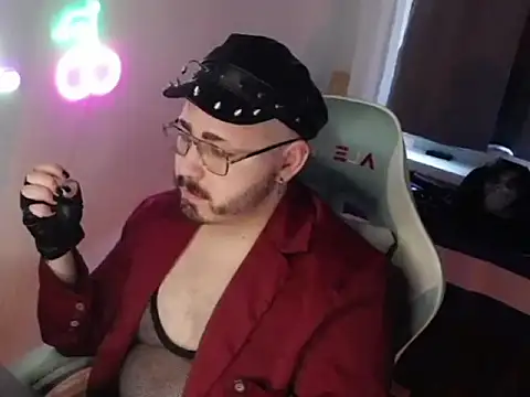 Snapshot of FabianKinky chatting on October 19, 9:34 am FabianKinky online show from October 19, 9:34 am