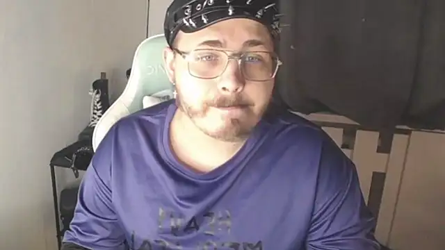 Snapshot of FabianKinky chatting on October 10, 4:23 pm FabianKinky online show from October 10, 4:23 pm