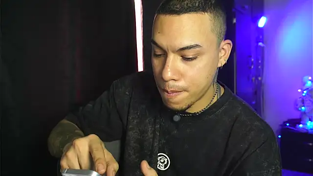 AlphaMasterXxx online show from February 10, 8:35 pm