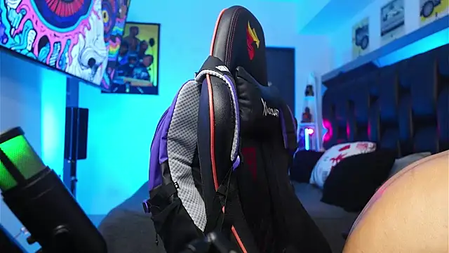 logan hugh8 online show from February 13, 3:24 am