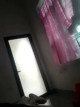 quoc85 online show from April 24, 7:00 am